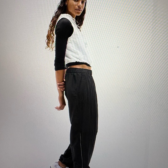 Athleta Pants - Athleta Black Women's Jogger Pants. Persuit Midrise Zip Jogger
